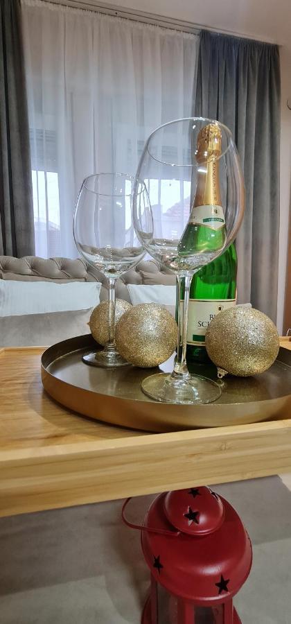 Design Apartment Business Lux 4 Star "Rio" Completely Business Lux Place In The City Center & Free Included Industry Optical Wifi & Netflix & Keyless Code Entry & Full Smart App & Kitchen & Washing Machine & Wide Terrace & Secure 2 Parking Place Ćuprija Eksteriør bilde