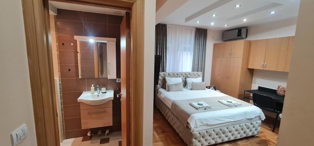 Design Apartment Business Lux 4 Star "Rio" Completely Business Lux Place In The City Center & Free Included Industry Optical Wifi & Netflix & Keyless Code Entry & Full Smart App & Kitchen & Washing Machine & Wide Terrace & Secure 2 Parking Place Ćuprija Eksteriør bilde