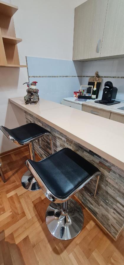 Design Apartment Business Lux 4 Star "Rio" Completely Business Lux Place In The City Center & Free Included Industry Optical Wifi & Netflix & Keyless Code Entry & Full Smart App & Kitchen & Washing Machine & Wide Terrace & Secure 2 Parking Place Ćuprija Eksteriør bilde