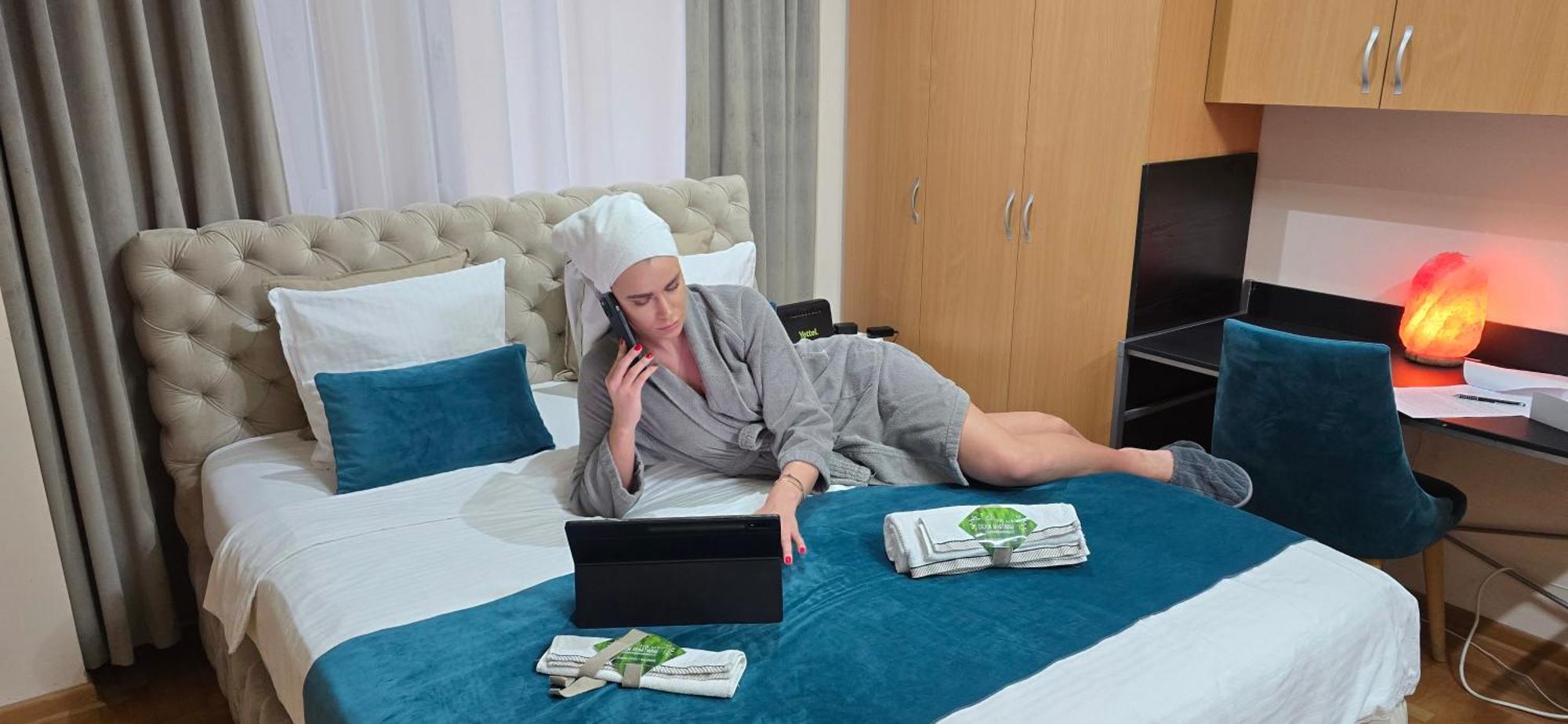 Design Apartment Business Lux 4 Star "Rio" Completely Business Lux Place In The City Center & Free Included Industry Optical Wifi & Netflix & Keyless Code Entry & Full Smart App & Kitchen & Washing Machine & Wide Terrace & Secure 2 Parking Place Ćuprija Eksteriør bilde
